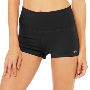 Alo Yoga Aura short S Black